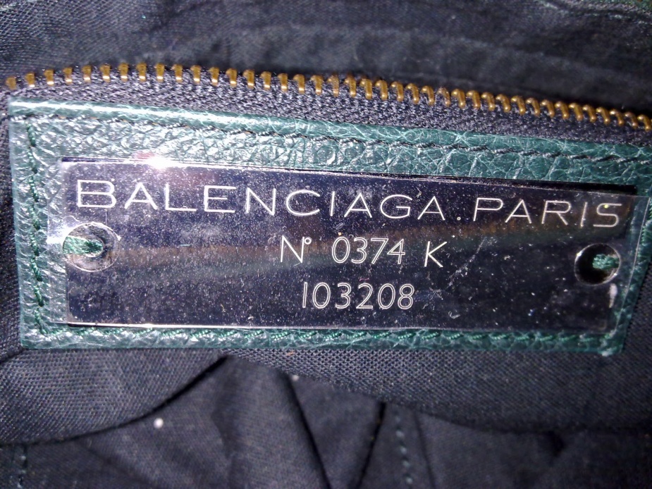 Сумки Balenciaga: как легко отличить подделку